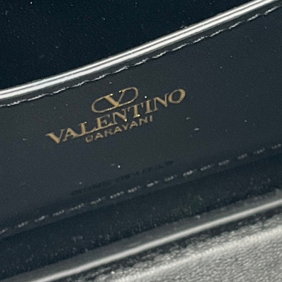 VALENTINO GARAVANI BLACK ROCKSTUD FIERCE SMALL CALFSKIN SHOULDER BAG - Picture 14 of 15